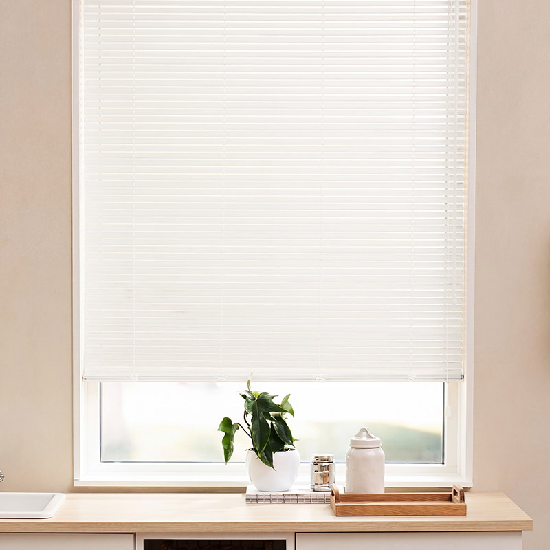 Houten jaloezieën 25mm Wit